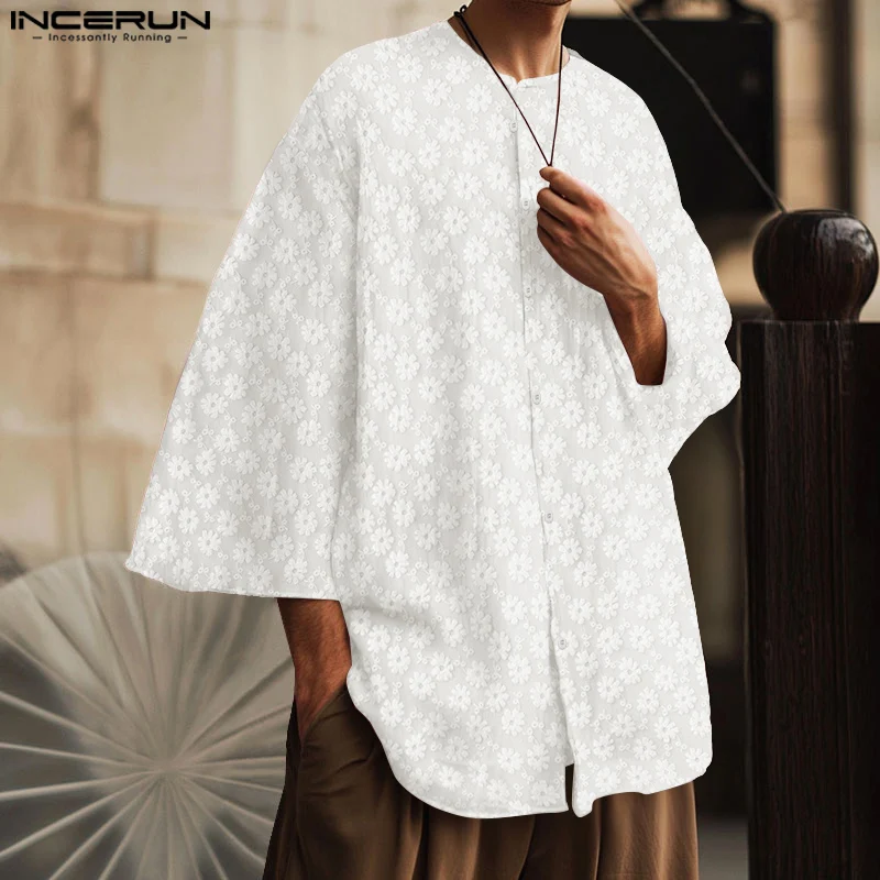 

INCERUN Мужская рубашка с цветочным принтом и круглым вырезом, рукав 3/4, большие пуговицы, повседневная мужская одежда, уличная одежда 2025 года, мужские рубашки в корейском стиле
