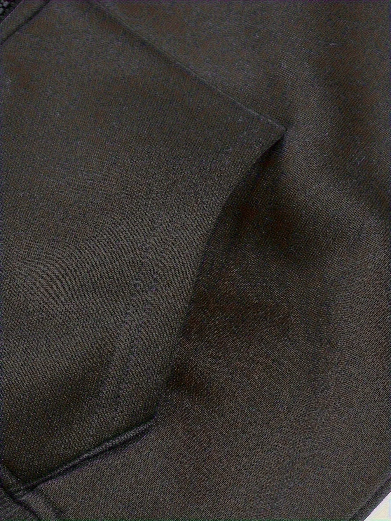 Moletom feminino com capuz Disney Minnie & Friends com zíper e texto "Feliz Páscoa" em fundo escuro