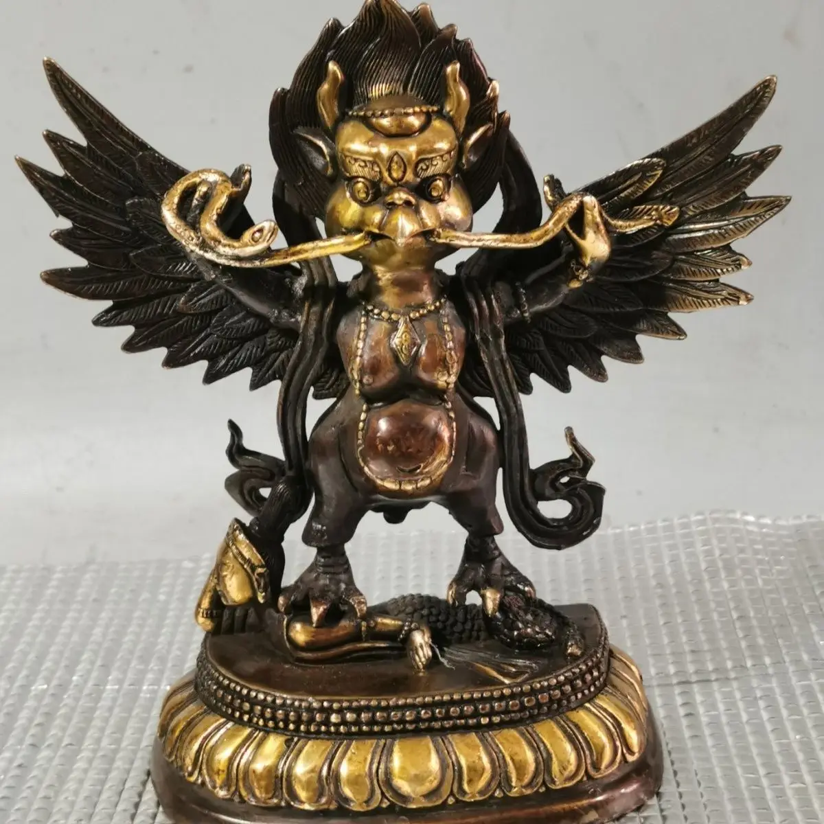 Dapeng pure copper golden-winged bird thunder vibrator ornament spreading wings golden wings big home decoration living room Pen