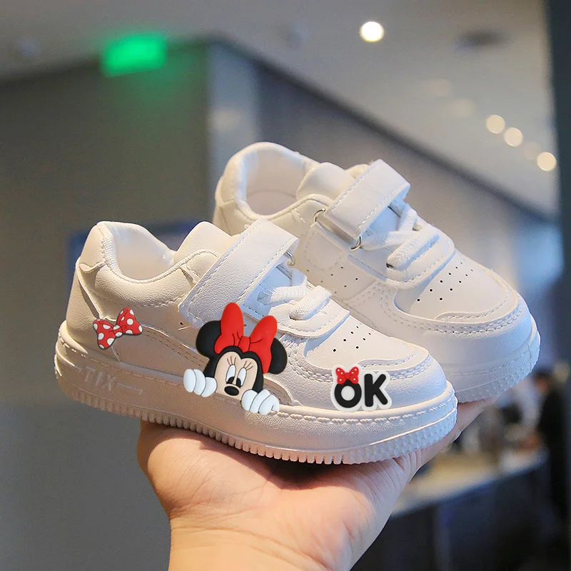 

Кроссовки для первых шагов, весенне-осенние кроссовки, новые повседневные туфли для мальчиков и девочек, детская повседневная обувь с Диснеем и Минни Маус, белая повседневная обувь с мягкой подошвой