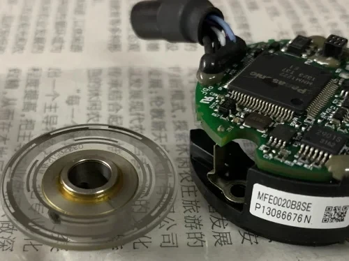 MEF0020B8SE  encoder  ,  In good working condition, free shipping   a