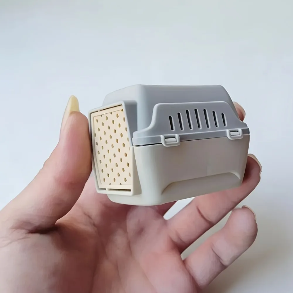 2Pcs Mini Doll House Pet Cabin Model and a Pet Model - Suitable for Miniature Accessories and Role Playing - Mini Pet Habitat with Door Design - Part of Mini Pet Collection - Designed for Small Objects Collection - Random Style - Detail 1
