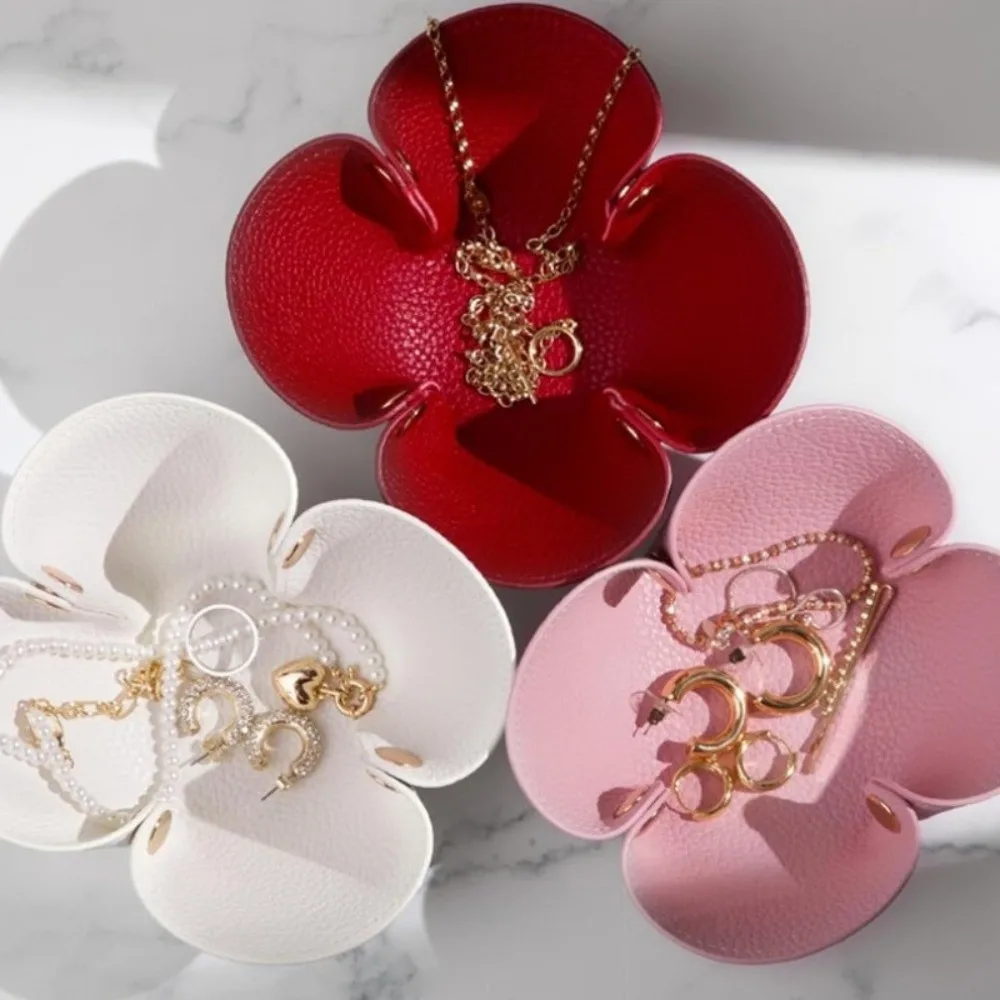

Faux Leather Valet Tray Flower Shaped Solid Color Jewelry Tray Foldable Bedside Valet Holder for Rings, Watches, Earrings