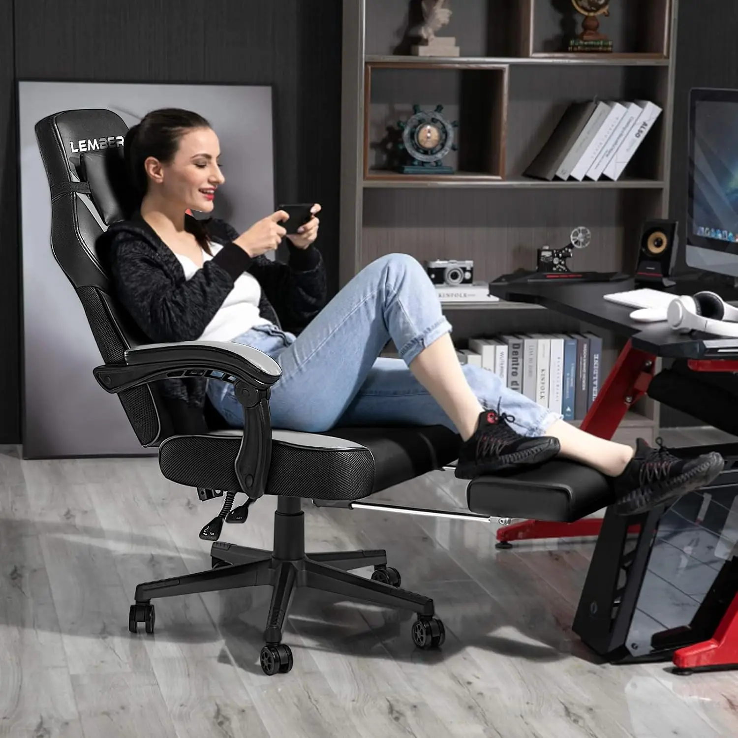 LEMBERI Ergonomic Gaming Chair with Footrest, 400lb Weight Capacity, Gray