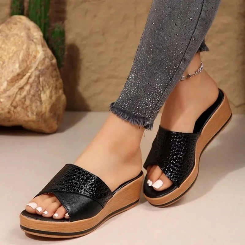 

New summer 2025 women's wedge platform slippers