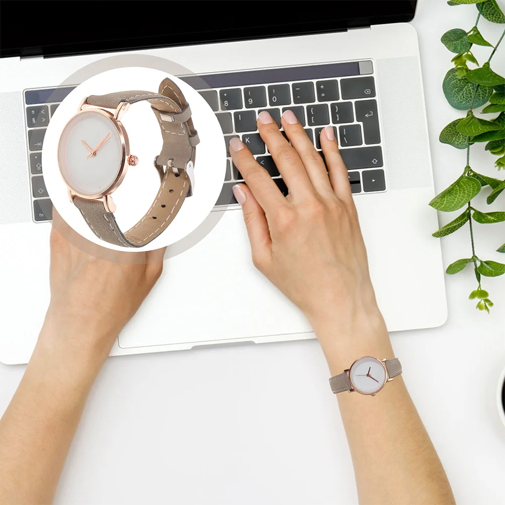 

1Pcs Watch Graffiti Style Casual Wristwatch Grey for Men Women Business Daily Use Fashion Wooden Wristwatch