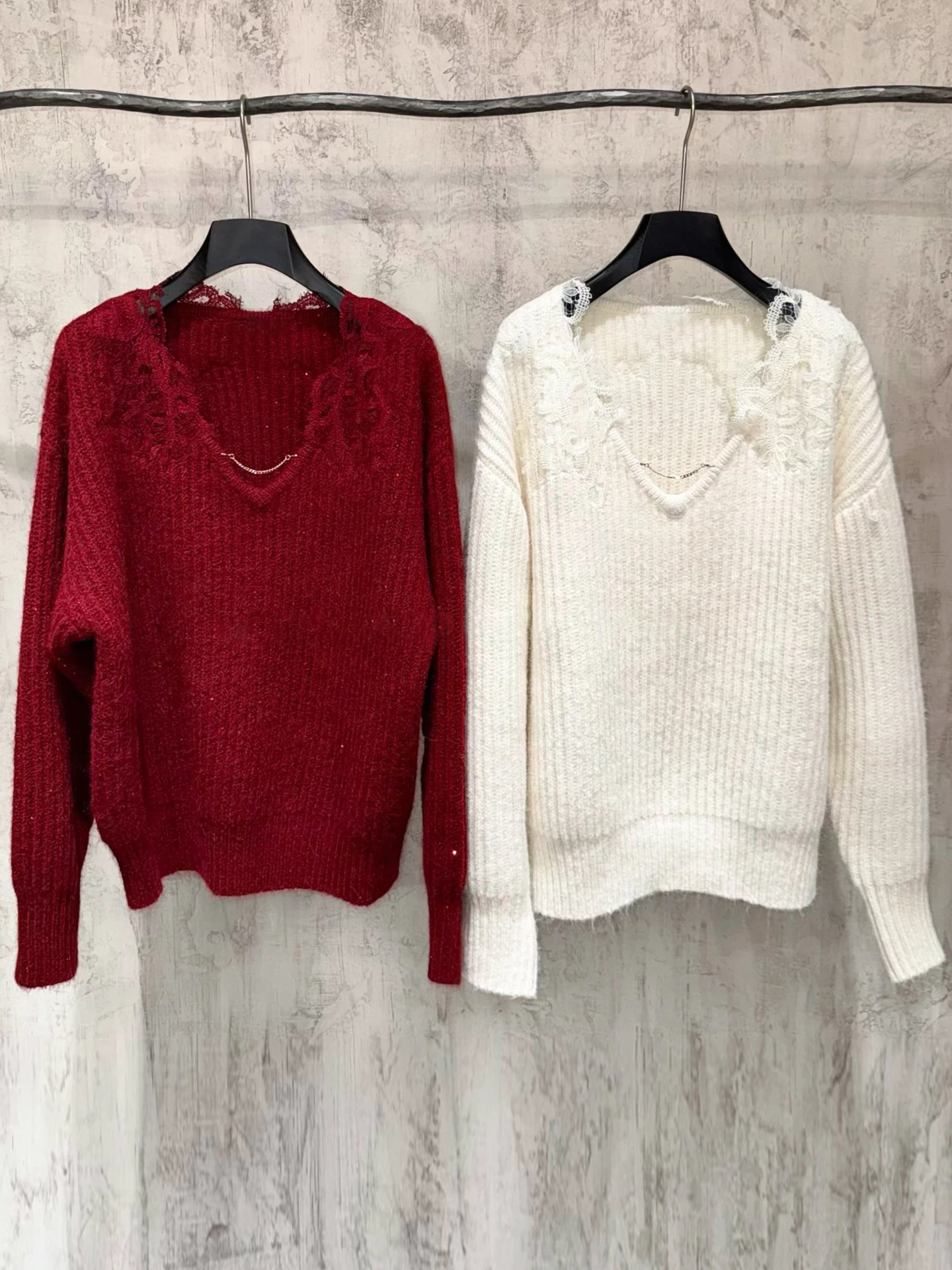 

Luxury Women's Knitted Sweater V-Ne Lace Winter Faion Soft Medium Densi Regular Fit Long Sve Commute Sle Knitwear