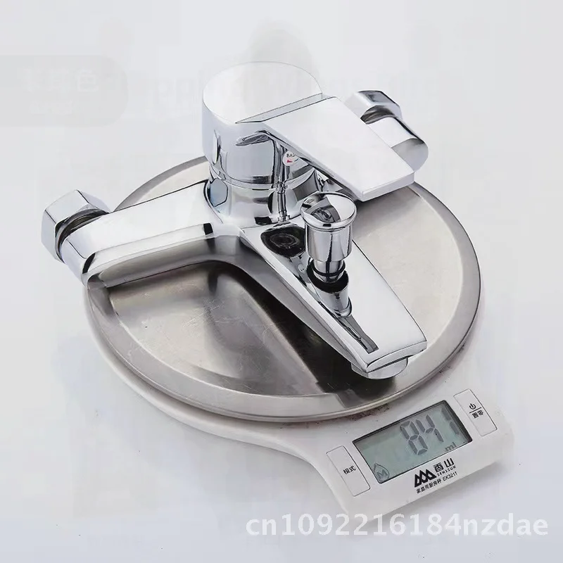 

Wholesale All Copper IELTS Shower Triple Faucet with Thickened Antifreeze Mixing Valve Hot Cold Bathtub Faucet Modern Minimalist