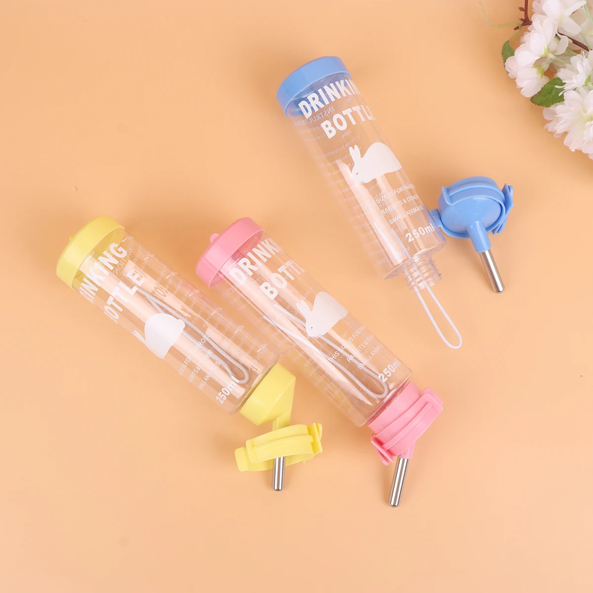 

3pcs Pet Drinking Water Fountain Bottle Automatic Feeder Hanging Design Travel Dispenser Refillable Leakproof Safe for Small