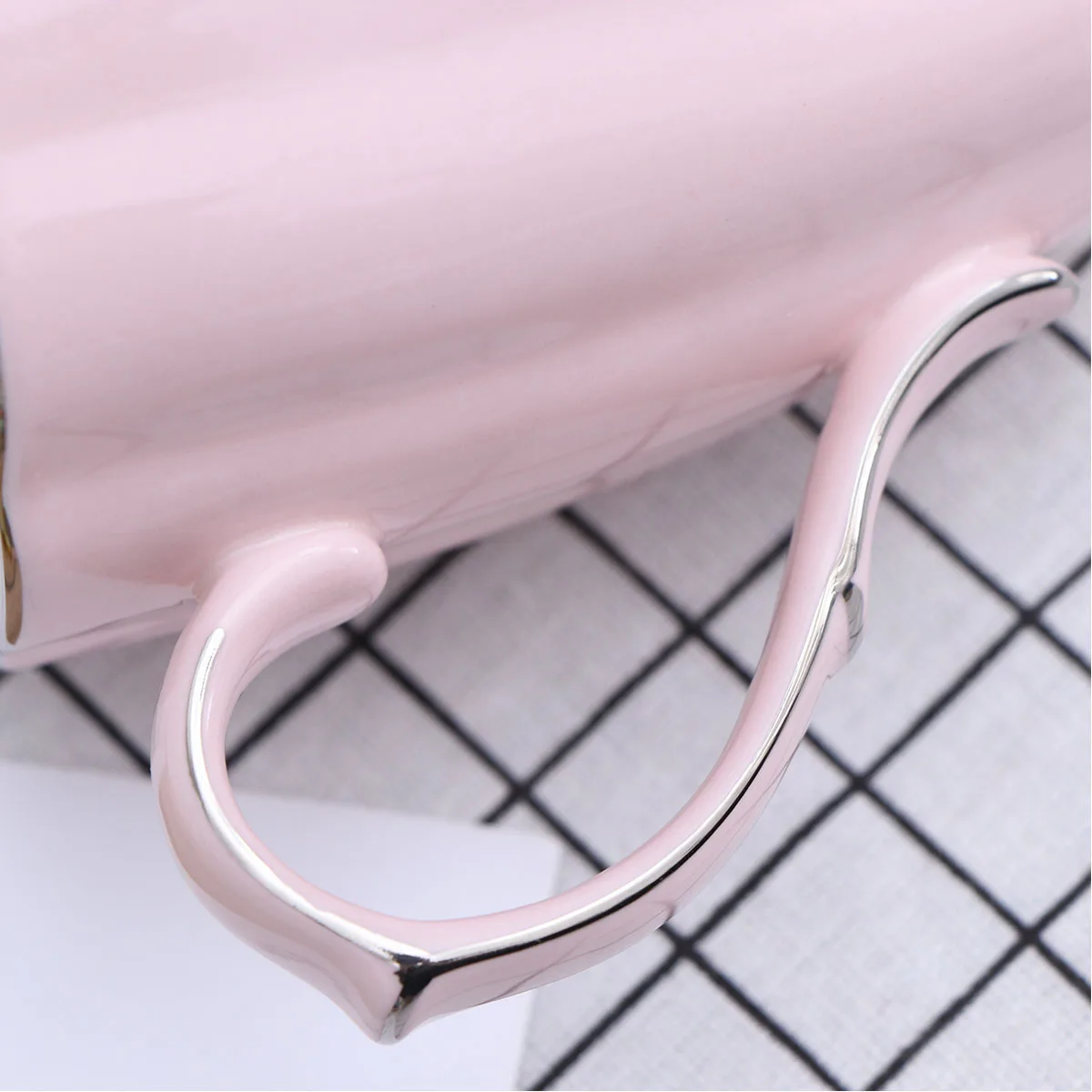 

Розовая керамическая кружка в виде тыквы, 401-500 мл, чашка для кофе, латте, чая, подарки, экологически чистая, термостойкая ручка, гладкая, удобная