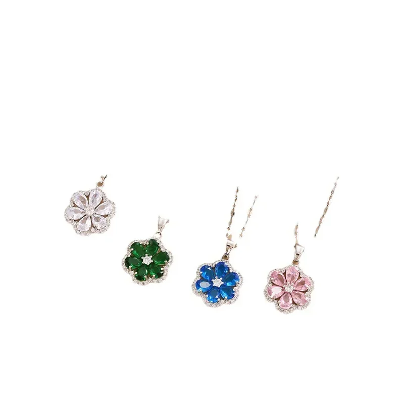 最新のチタン鋼製ライトラグジュアリーレディースネックレスは、ジルコンペンダントを象嵌した五つ葉の花のデザインを特徴としています。