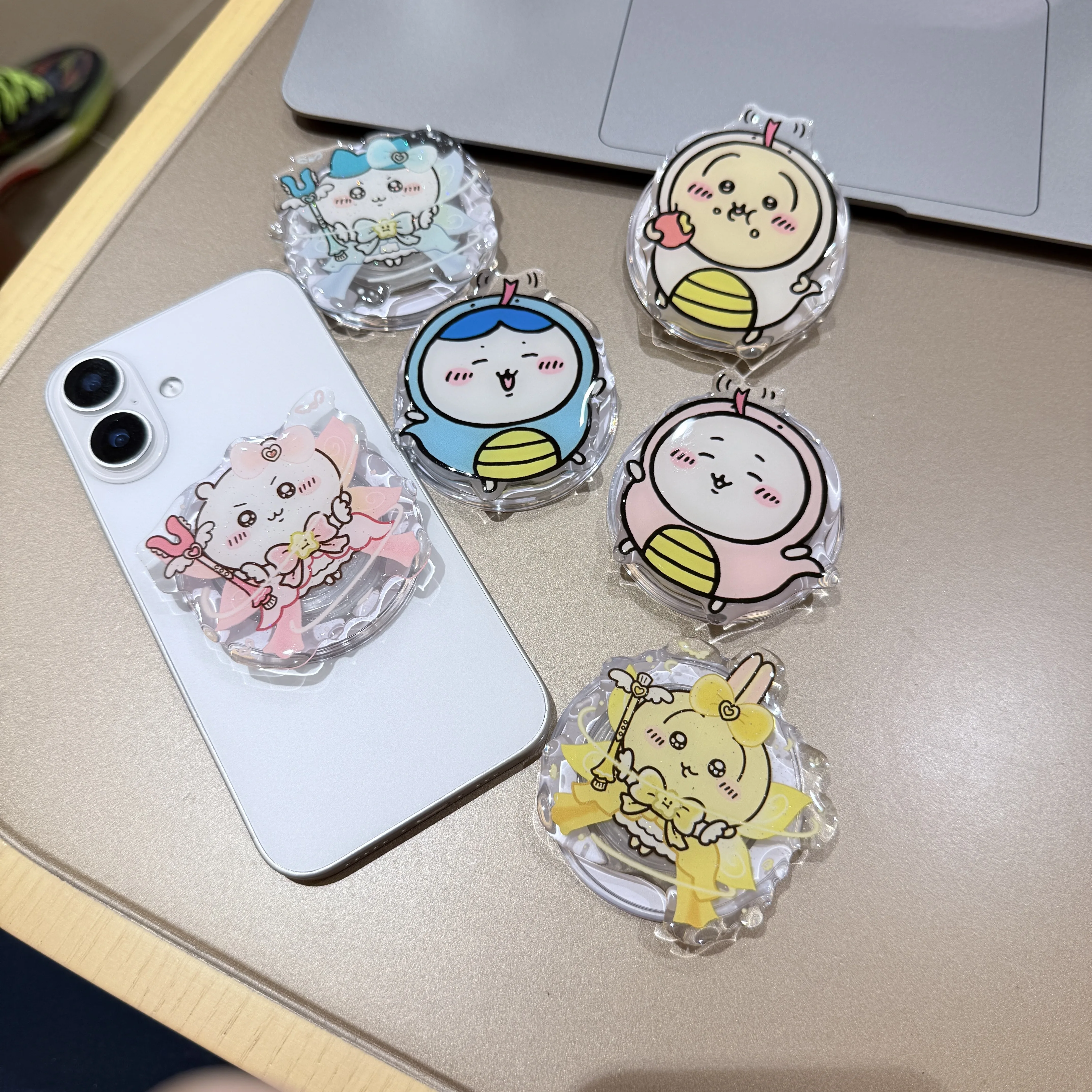 

Novelty Item Stylish Creative Fun Bee And Little Fairy For Chiikawa Hachiware Usagi For IPhone Or Smartphone Magnetic Holder