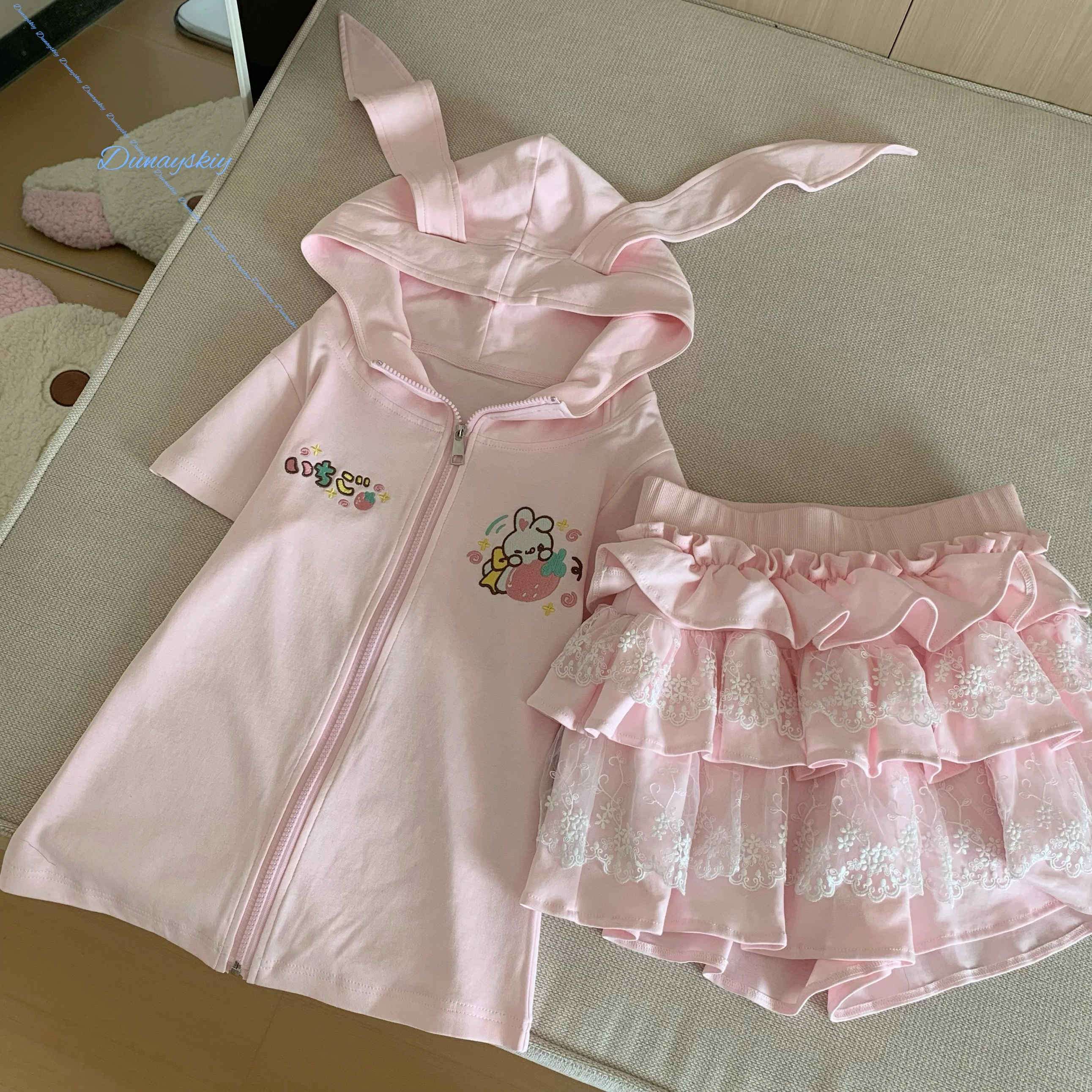 tenue-y2k-jirai-kei-pour-femmes-broderie-de-dessin-anime-japonais-t-shirt-a-capuche-zippe-coupe-ajustee-jupe-kawaii-ensemble-esthetique-pour-cosplay-quotidien