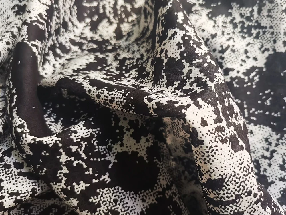 45'' Breit pro Meter Schwarz Weiß Abstraktes Muster Seide Baumwollstoff Natürliches Hemdmaterial – Detail 5