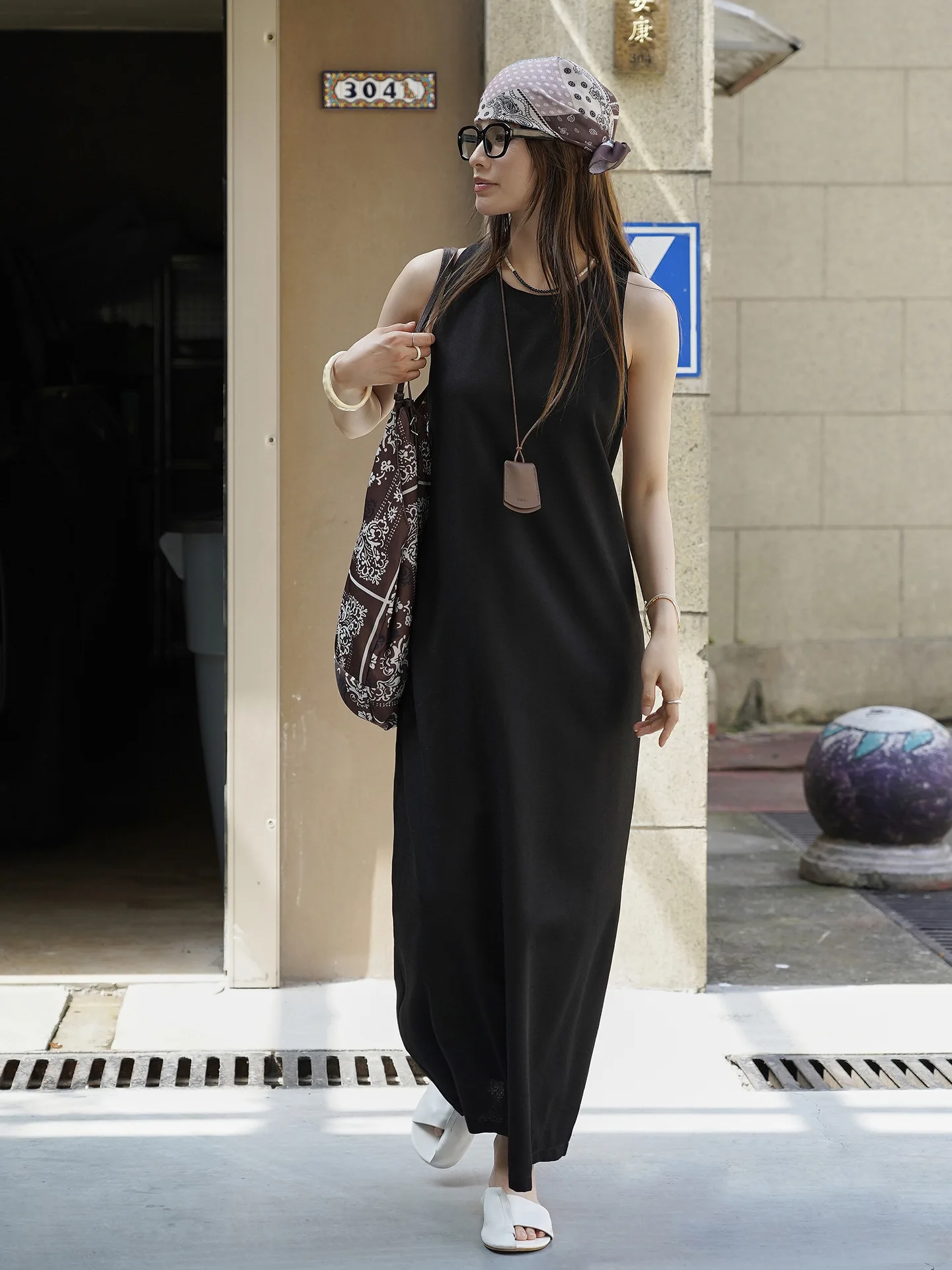 

Spring and summer women's casual solid color round neck sleeveless dress