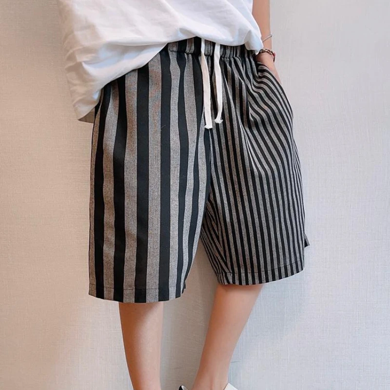 

Мужские летние повседневные шорты большого размера в черно-севую полоску с эластичной резинкой на талии, укороченные брюки, пляжные брюки