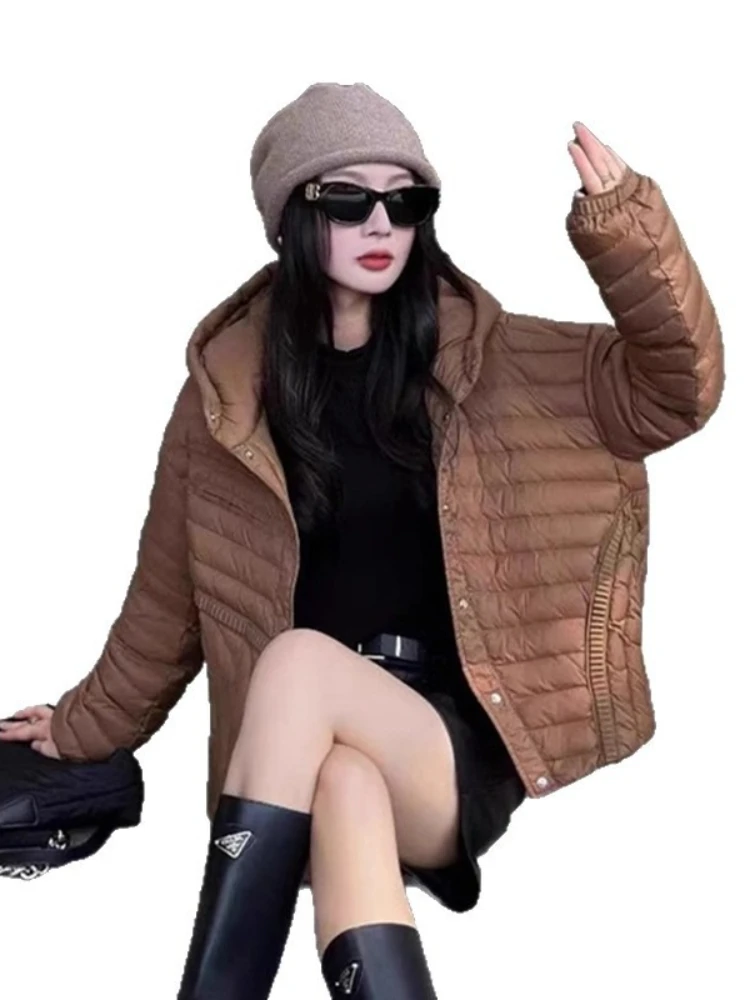 2025 chaqueta acolchada ultraligera de invierno para mujer 90% plumón de pato blanco Parkas informales holgadas con capucha prendas de vestir básicas a prueba de viento abrigo
