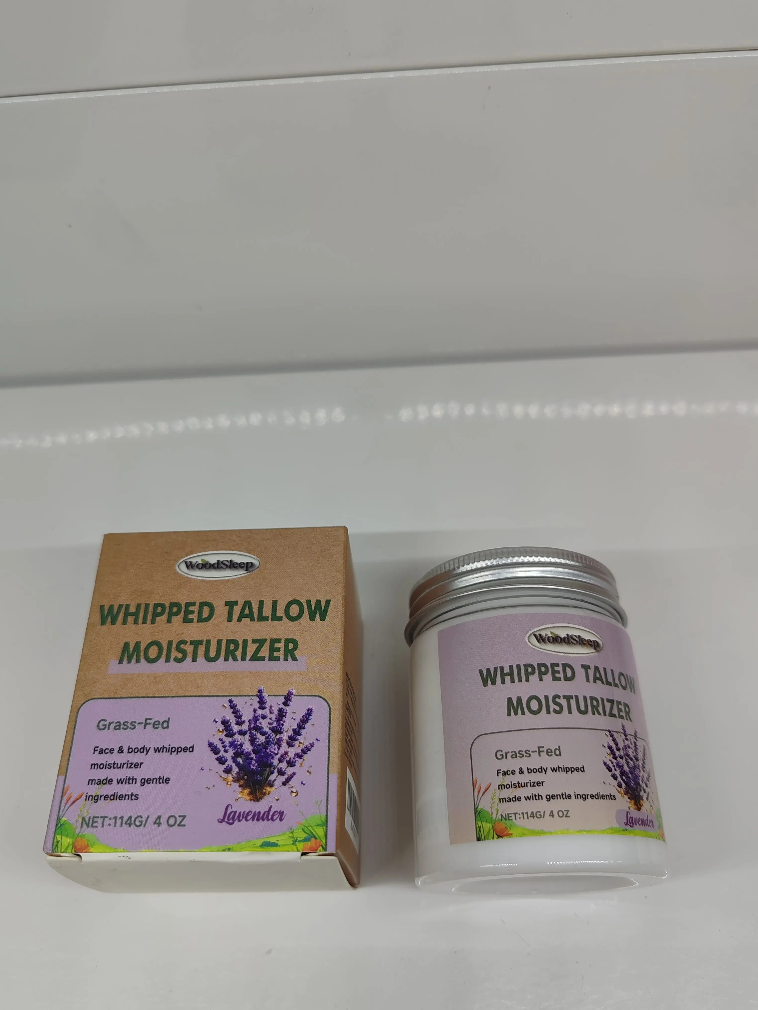 Lavender grass fed cow fat moisturizing cream deeply moisturizes and softens the skin, relieving dryness and moisturizing cream