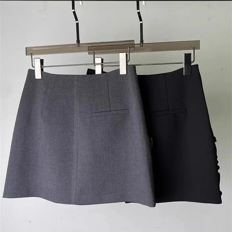 กระโปรงมินิสเกิร์ตทรงสวยหรูสำหรับผู้หญิง แฟชั่นระบายขอบเอวสูง ทรงเข้ารูปสำหรับฤดูร้อน สไตล์สาวออฟฟิศ สีพื้น เสื้อผ้าผู้หญิง