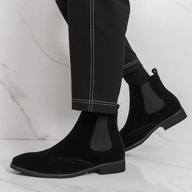 รองเท้าบูทหุ้มข้อผู้ชาย หนังกลับคุณภาพสูง รองเท้าบูทลำลองแบบคลาสสิก รองเท้าบูทเชลซีแบบสวม รองเท้าบูทข้อสั้นสำหรับผู้ชาย รองเท้าบูทสำหรับใส่ทำงาน