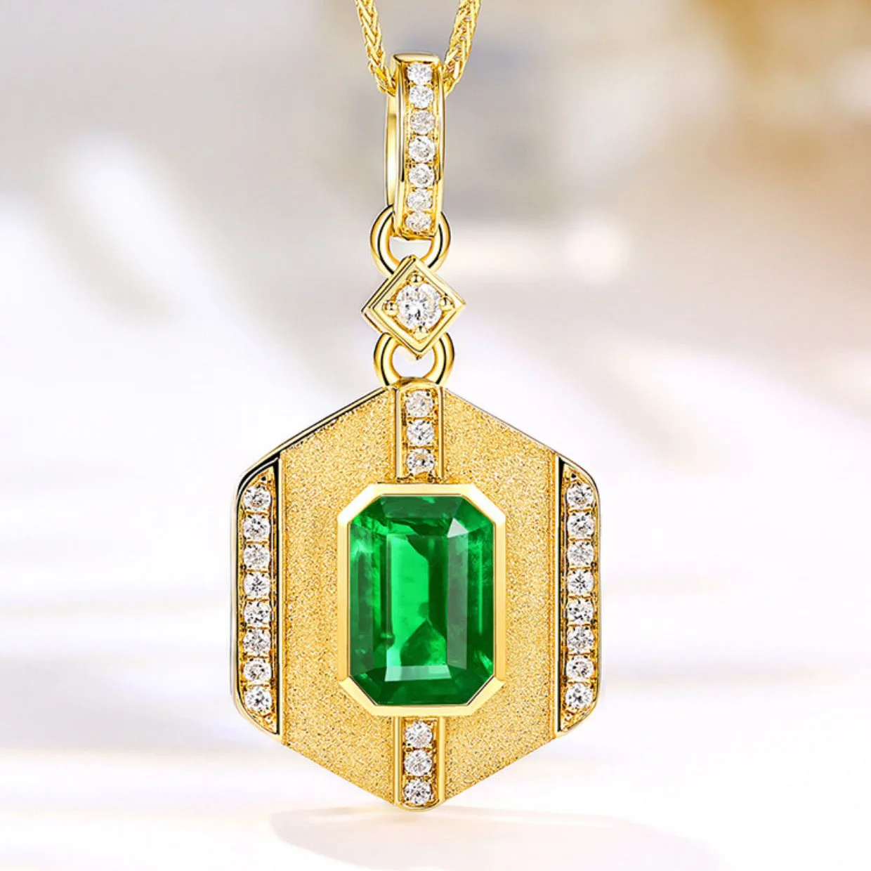 FoydjewItalian Vintage Jewelry Golden Green Zircon Necklaces Medieval Style Artificial Zambia Emerald Pendant Necklace For Women