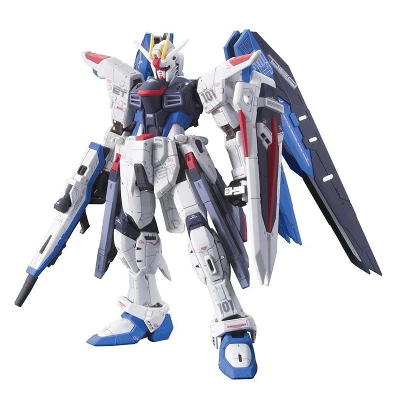 Original bandai gundam anime figura rg 05 1/144 ZGMF-X10A semente liberdade gundam 61614 modelo de montagem anime ornamentos figura