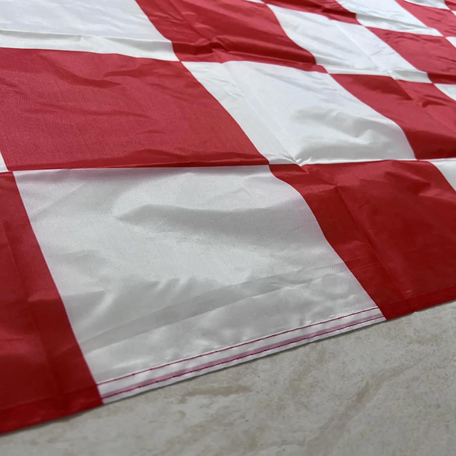 Red and White Check Flag with Grommets Checkered Racing Flags for Motor Racing Events Decorations Outdoor Activities Party