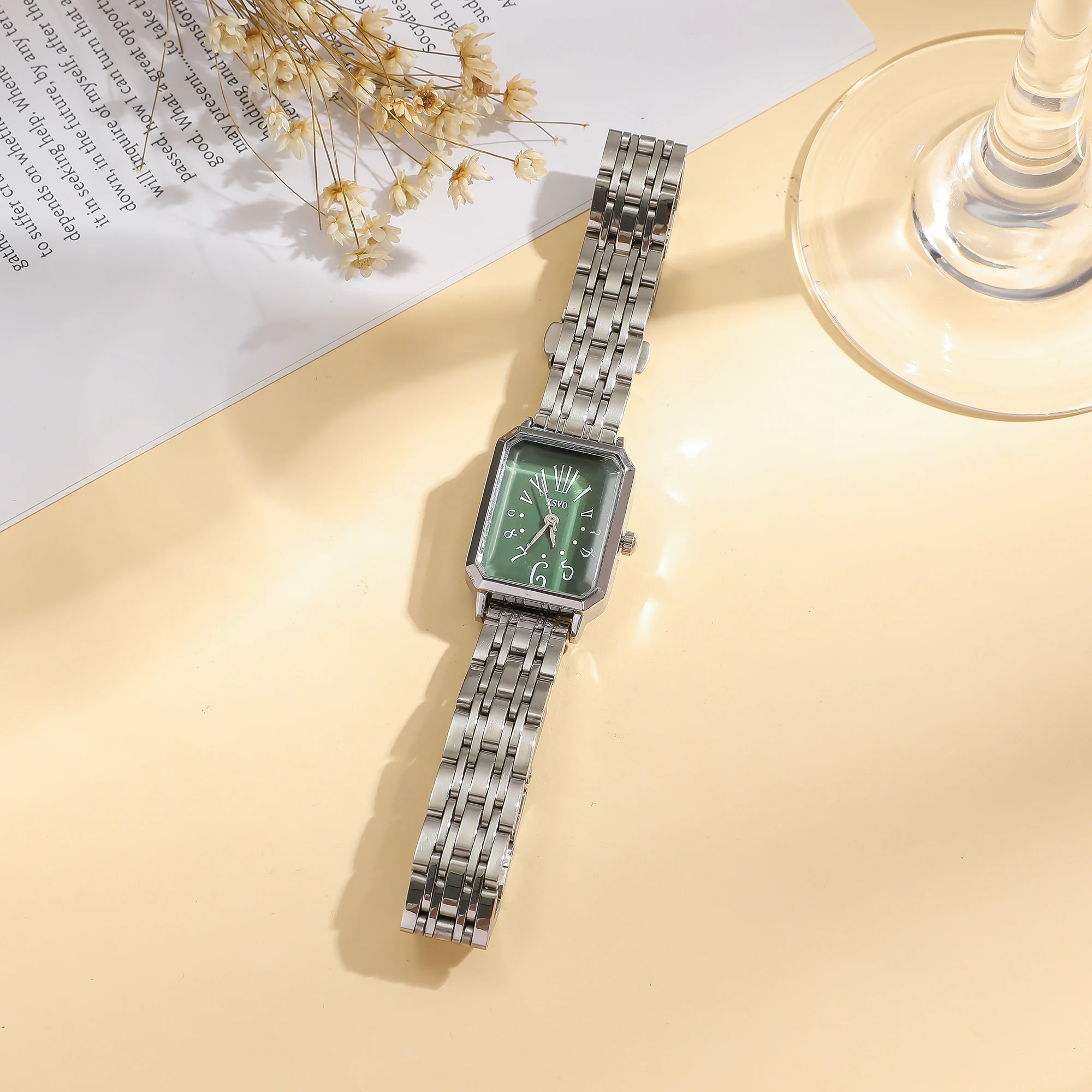 

Элегантные женские часы с серебряным квадратным корпусом, зеленым циферблатом с римскими цифрами, браслетом из нержавеющей стали, винтажные кварцевые наручные часы, подарок на каждый день