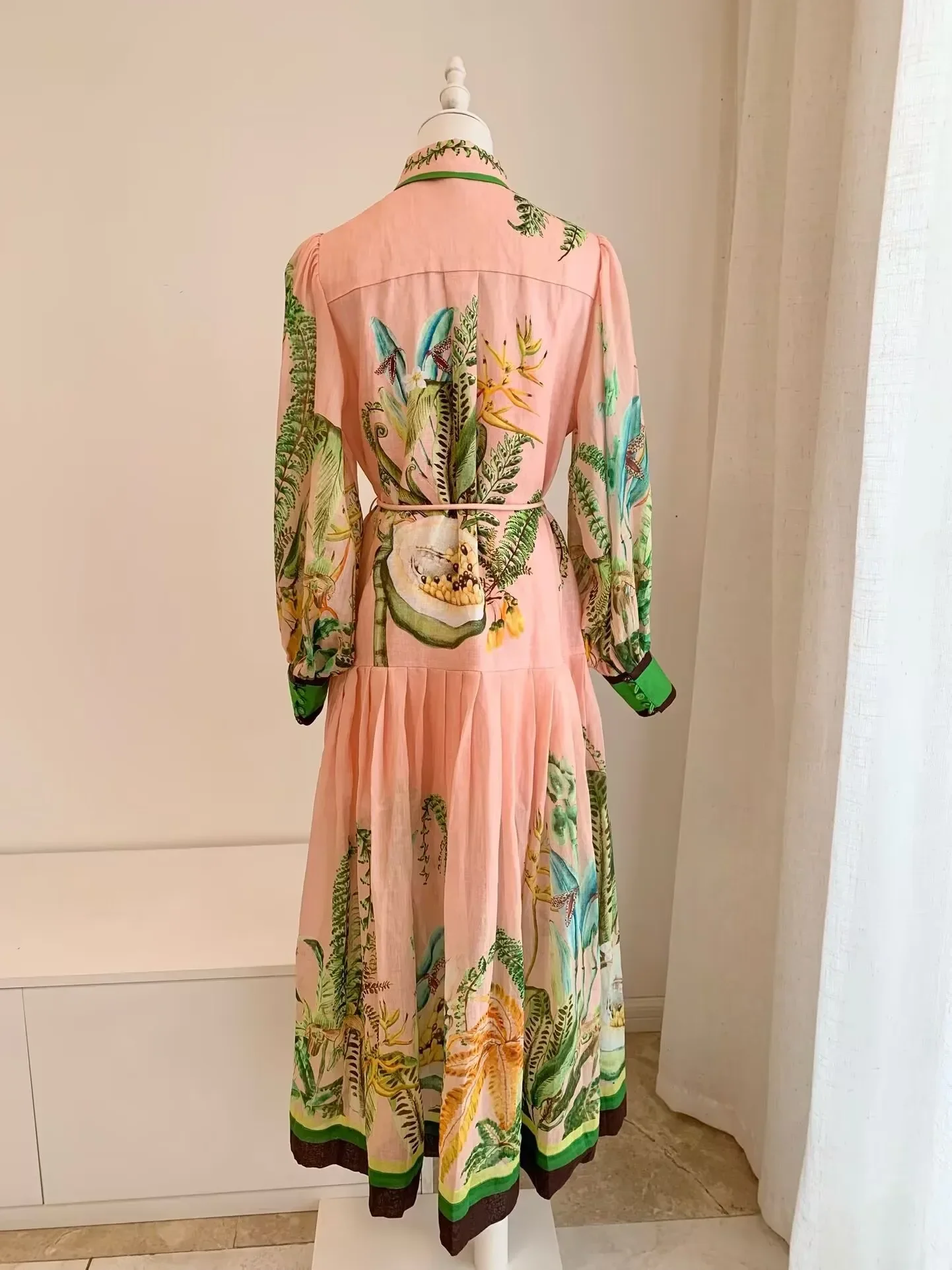 女性用花柄プリント、折り返し襟、リネンとラミー素材、シングルブレストシャツロングドレス