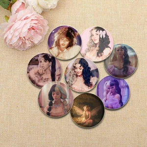 Runde Emblem -Handgefertigte Sängerin Melanie Martinez Broschen für Rucksackkothäden Accessoires HD -Druckstifte Dekoration Geschenke 12 Hauptverkaufskette Melanie Martinez - №9