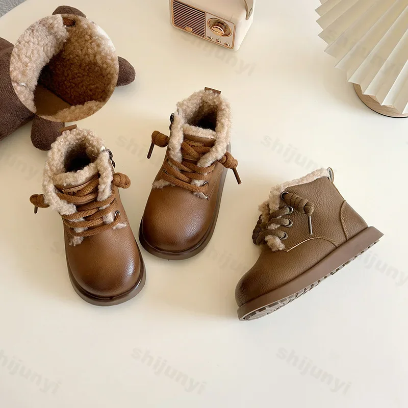 子供用合成皮革スノーブーツ,厚手の暖かい綿の靴,滑り止めの子供用ブーツ,冬のぬいぐるみ,新しい,2022