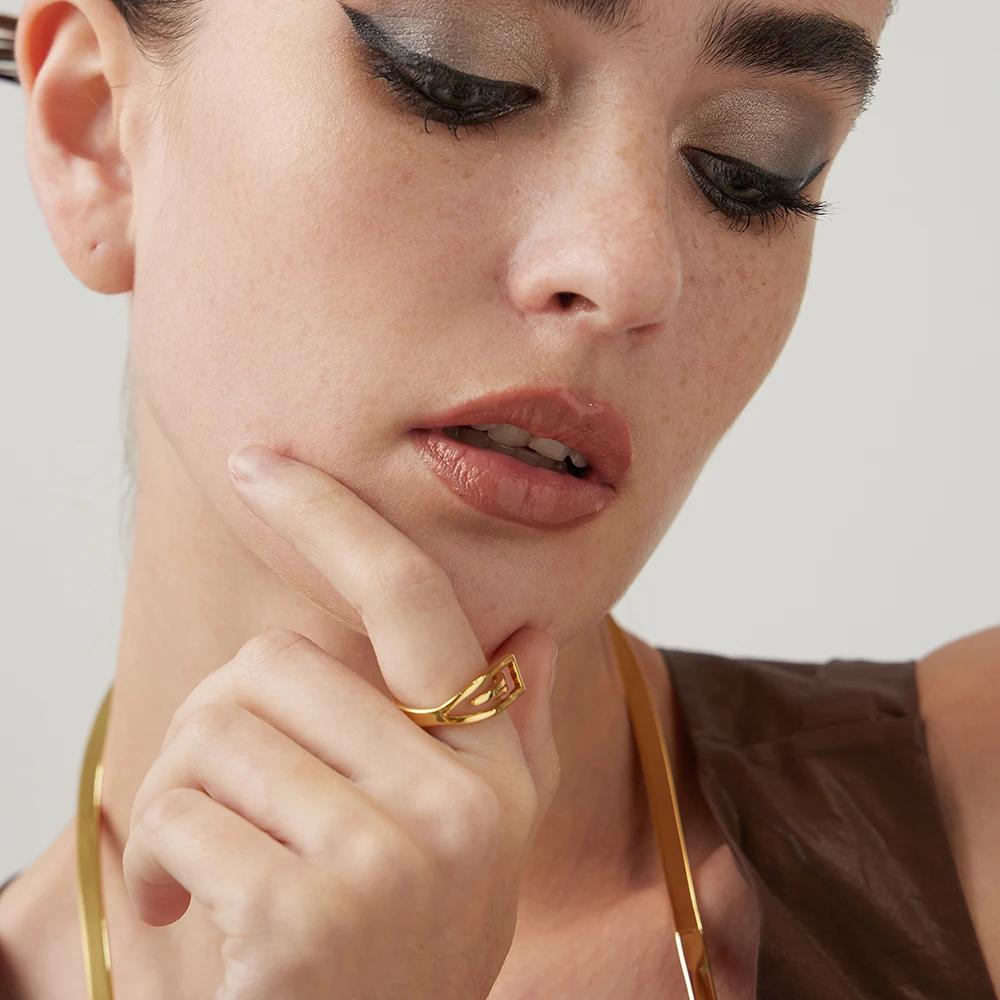 

ENFASHION Geometric Rings For Women 18K Gold Color Ring Anillos Mujer Fashion Jewelry 2022 Wholesale Christmas Halloween 224178