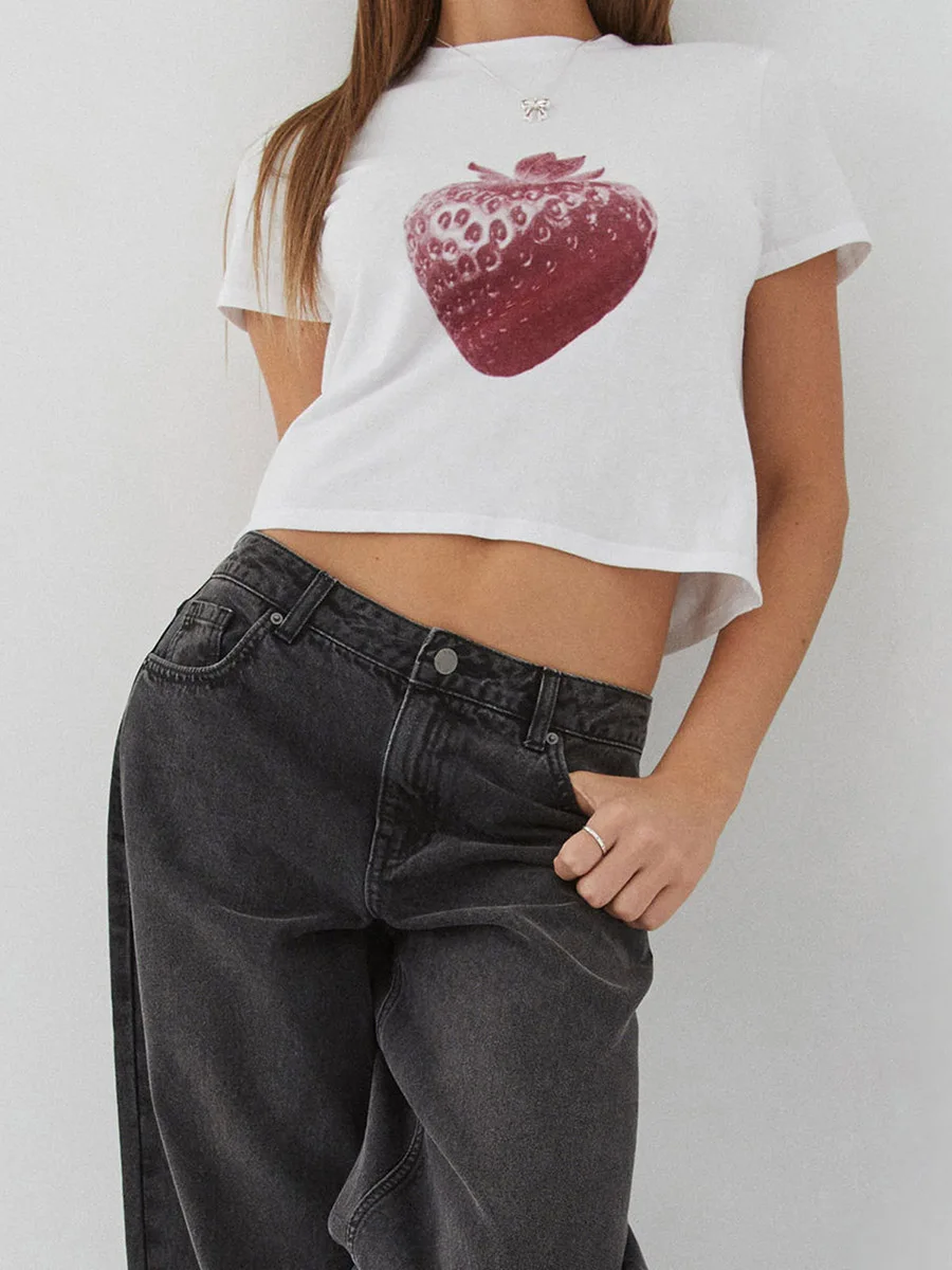 חולצות קרופ טרנדיות לנשים בסגנון אופנה חדש עם שרוולים קצרים, מפתח עגול, הדפס לבבות ותותים לתינוקות. מבצע חם במידות S-XL