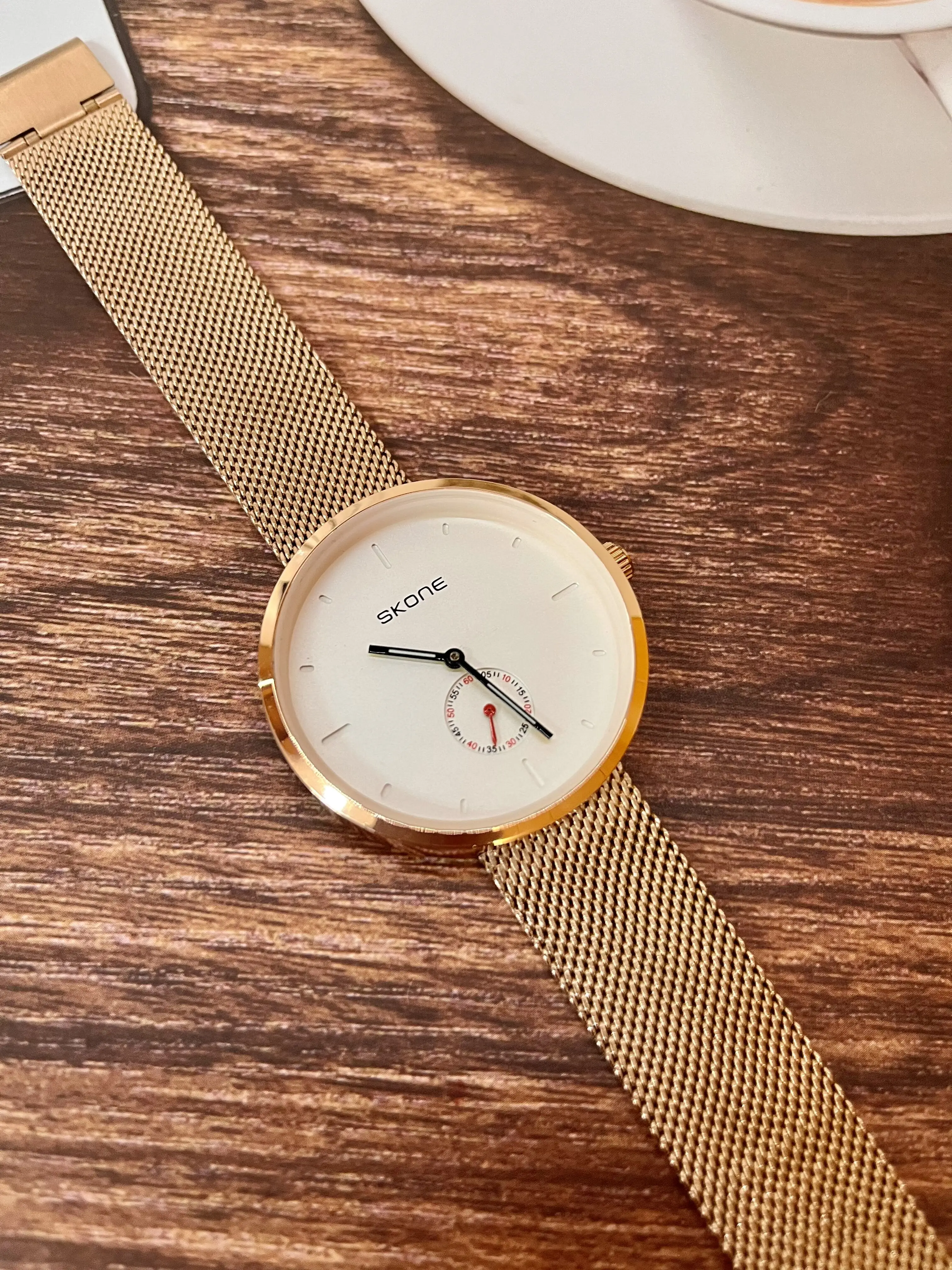 SKONE 한국어 버전 심플 캐주얼 패션 여성용 시계 새로운 복고풍 트렌드 다용도 방수 쿼츠 시계