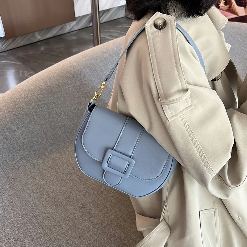 

Новая сумка через плечо Baguette 2025 года — корейский минималистичный седельный кошелек, через плечо/подмышки, легкий и стильный