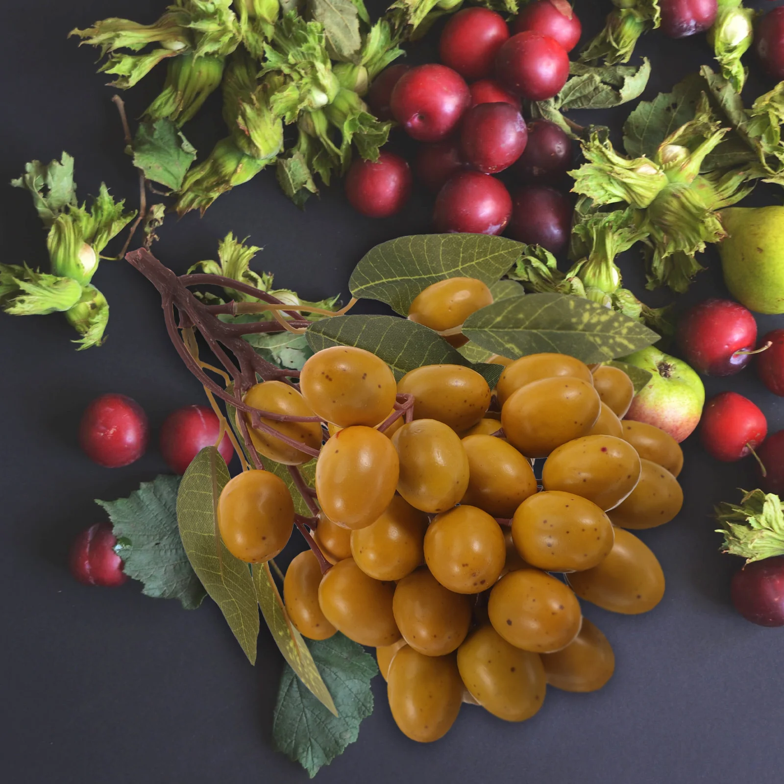 

52 Heads Longan Tree Decor Tropical Style Plastic nament Fake Fruits Model Fruit Prop Lifelike Appearance Storage
