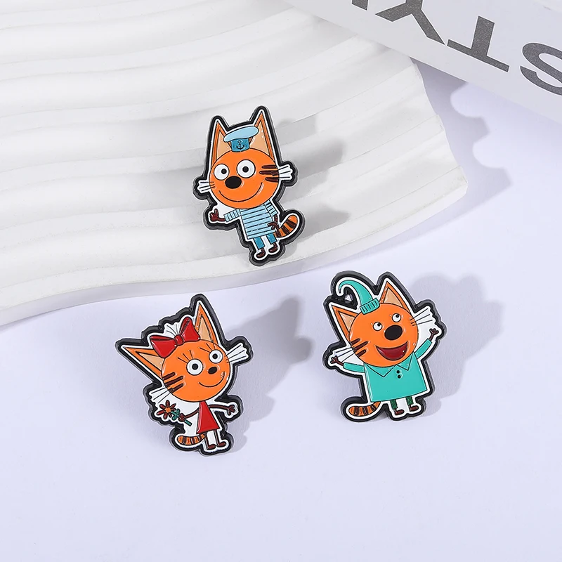 1-9 قطعة/المجموعة أنيمي توربو الجدة الحظ القط بروش المينا دبابيس الكرتون أنيمي ثلاثة القطط دبابيس شارة التلبيب مجوهرات أصدقاء الهدايا #3