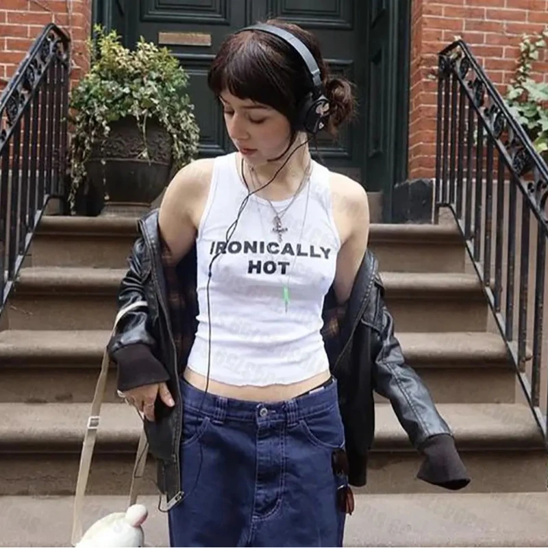 夏セクシーな Y2K レタープリントクロップトップ女性用、ファッショナブルなノースリーブスリムフィットクールガール原宿ストリートウェアレトロゴシック T