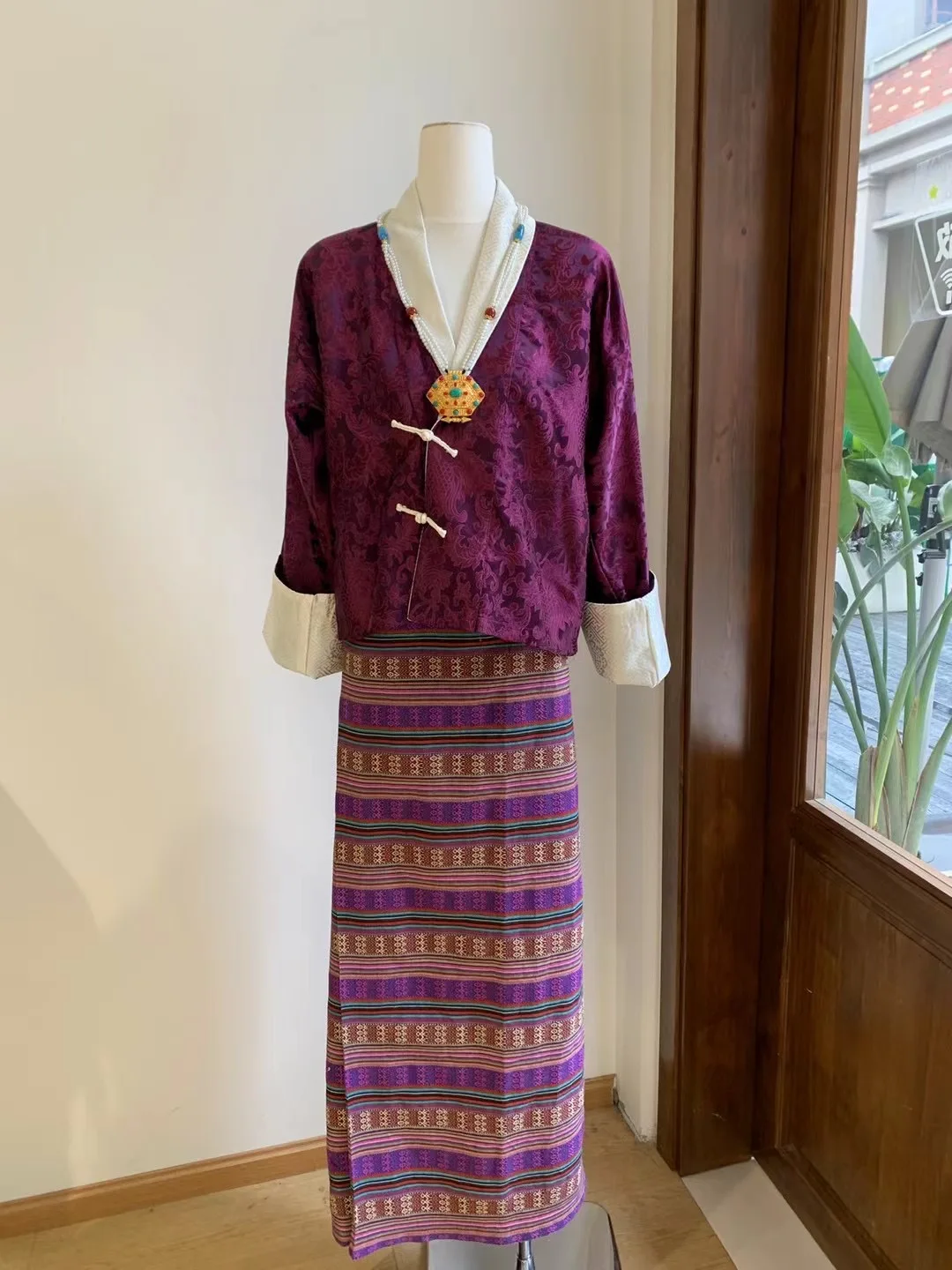 Spring New Arrival Bhutanese Costume Set Women's Faion Traditional Tibetan Simple Elegance Casual Wear Stage Performance