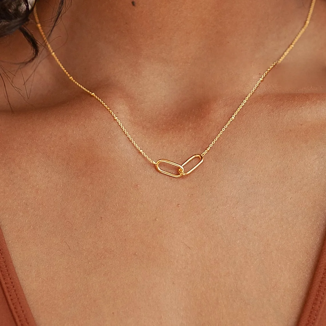 

Paperclip Simple Pendant Necklace Infinity Jewelry 18k Stainless Steel Exquisite Heart-Shaped Sisters Necklace Mother's Day Gift