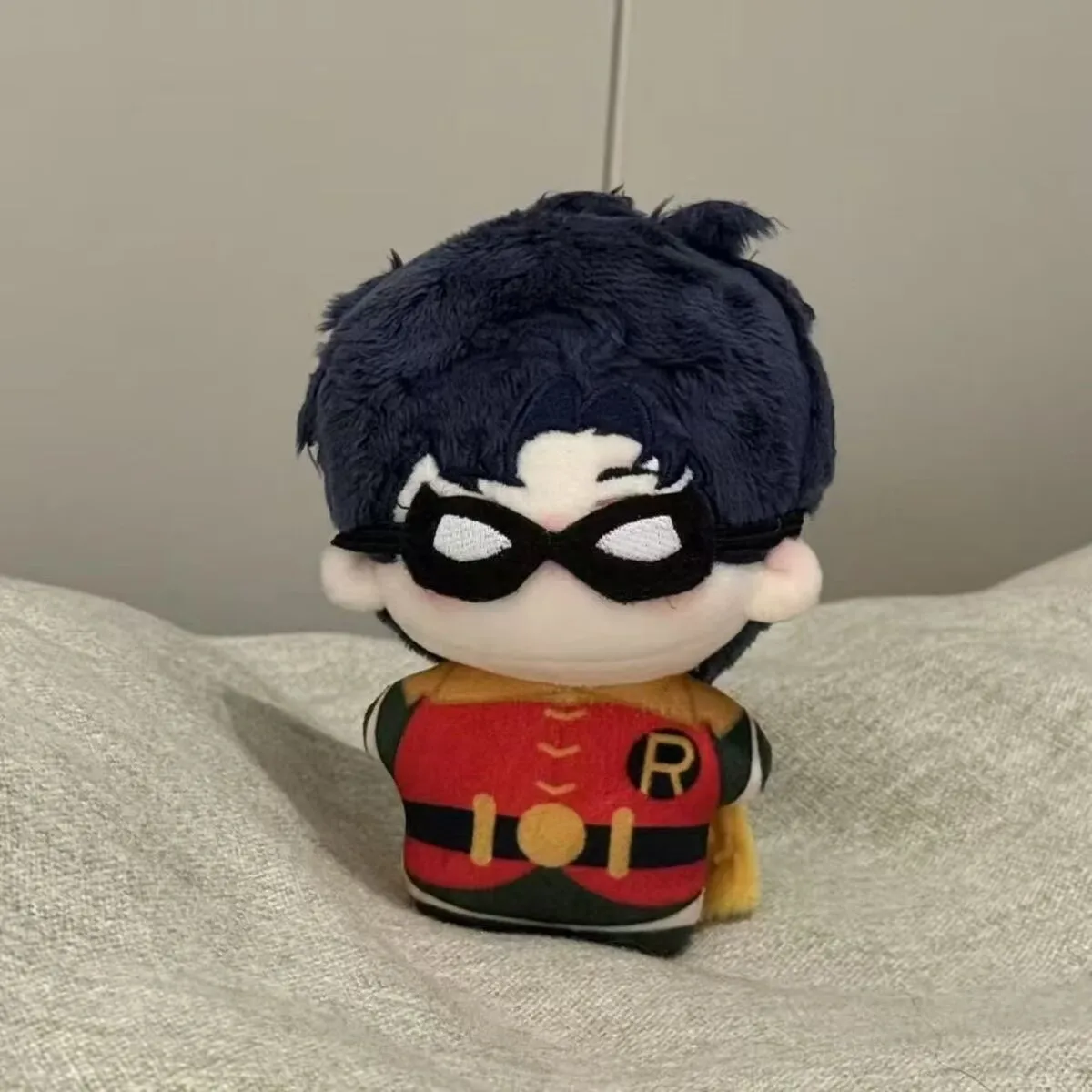 

Плюшевая игрушка Тим Дрейк 10 см, подвеска для рюкзака, мягкая игрушка Джексон, брелок Робин, игрушка-маска для глаз, коллекционный подарок для фанатов на праздник или день рождения