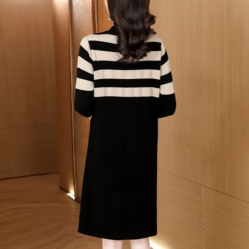 High End Farbe Blockiert Streifen Gestrickte Kleid Frauen Herbst Winter Pullover Kleid Lose Mid-länge Pullover Pullover Bodenbildung Shirt