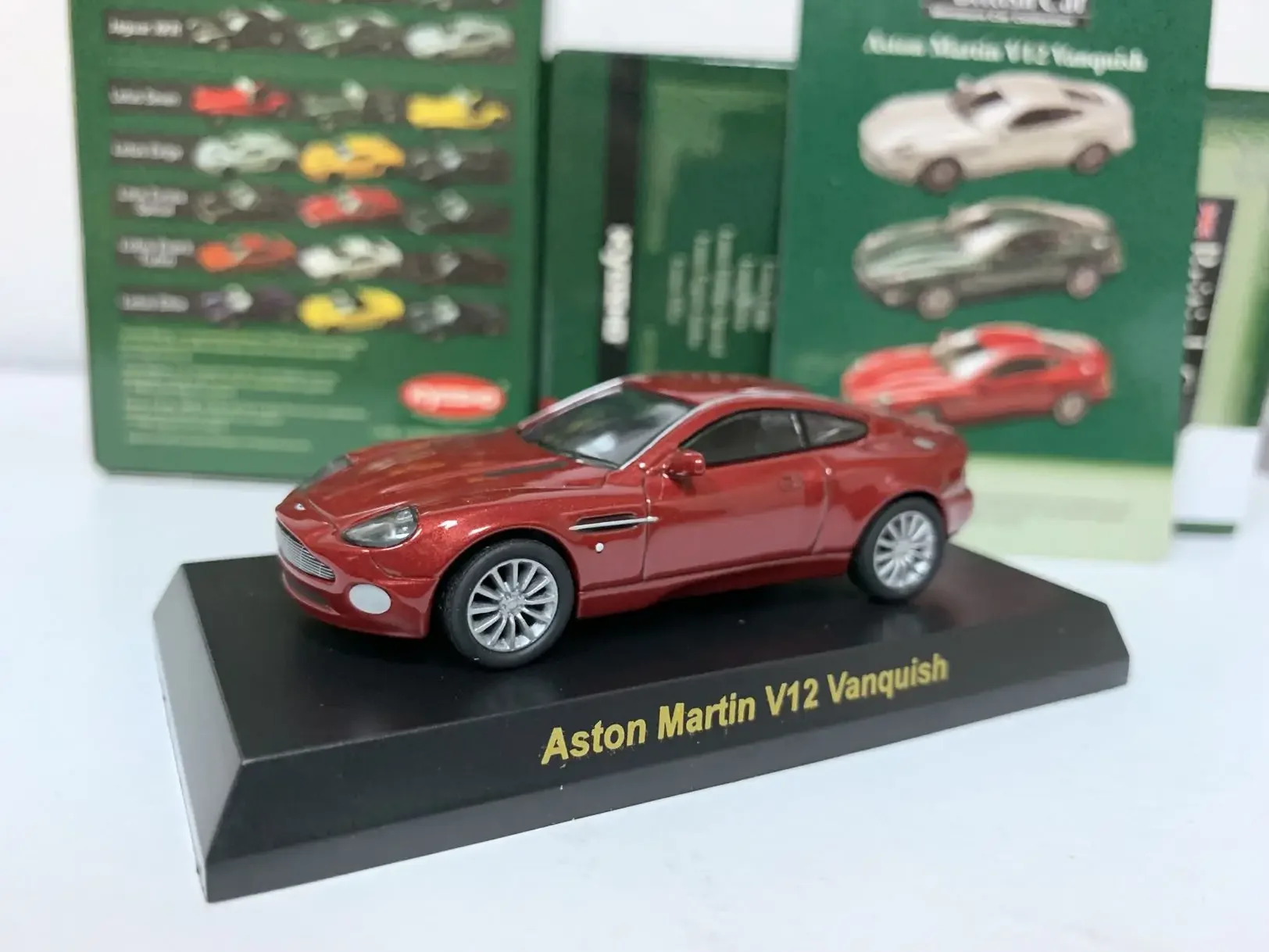 

1/64 KYOSHO V12 Vanquish красный LM F1 RACING Коллекция литых под давлением сплавов, декоративная модель автомобиля, игрушки