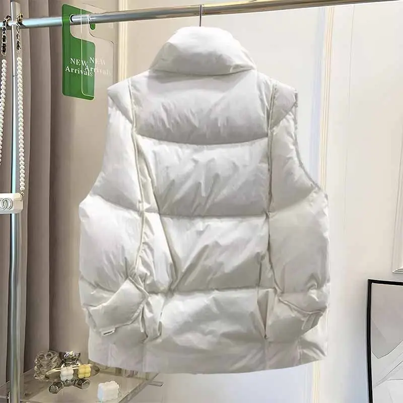 เสื้อกั๊กไหมแฟชั่นเกาหลีสำหรับผู้หญิง ปี 2025 ฤดูใบไม้ร่วง ฤดูหนาว สไตล์ลำลองใหม่ เสื้อคลุมตัวนอก เสื้อกั๊กน้ำหนักเบาพิเศษ เสื้อแจ็คเก็ตแบบหนาสำหรับผู้หญิง