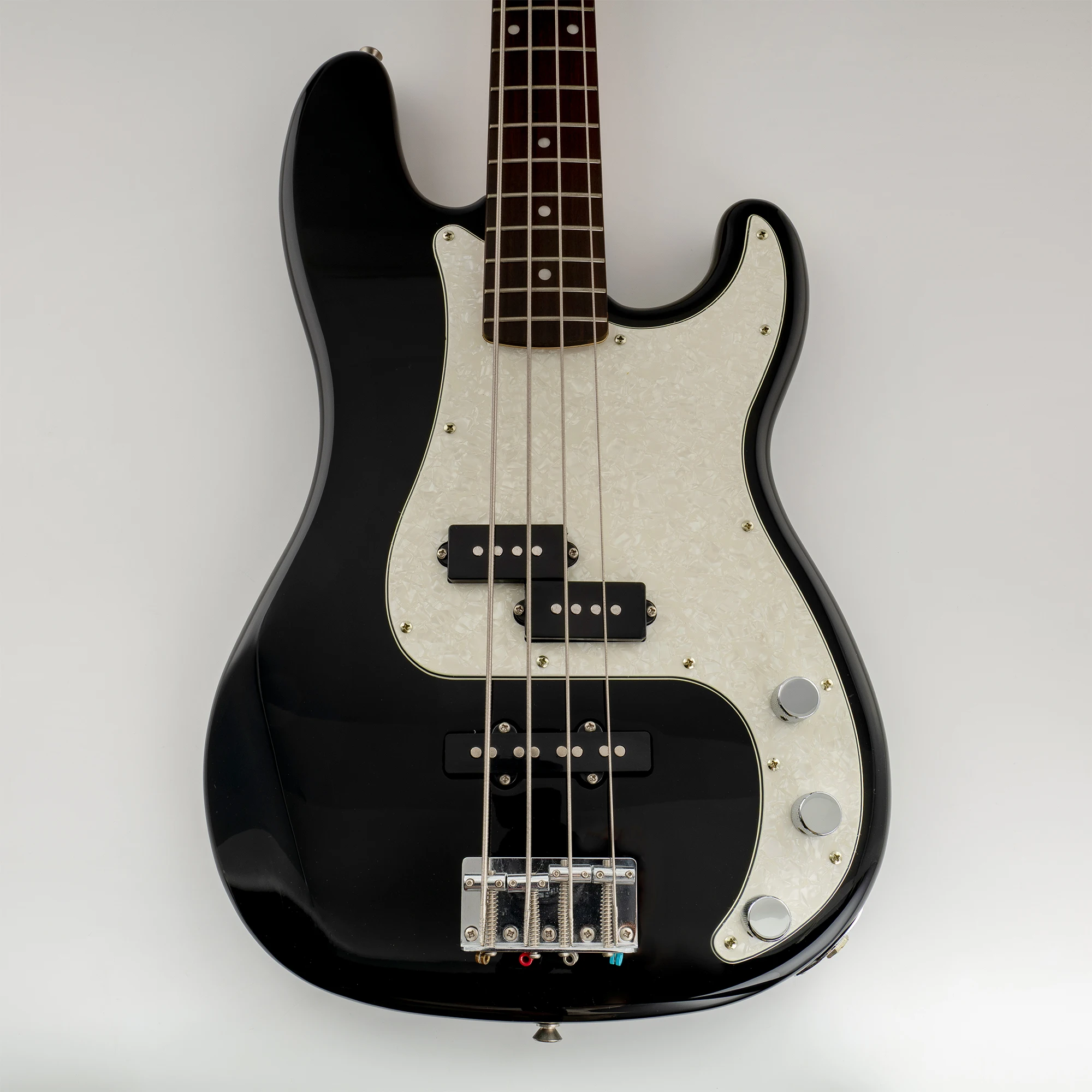 Musiclily Pro Pickguard 5 Cordes 13 Trous Pour Fender Precision Bass American - 4 Plis Perle Blanche