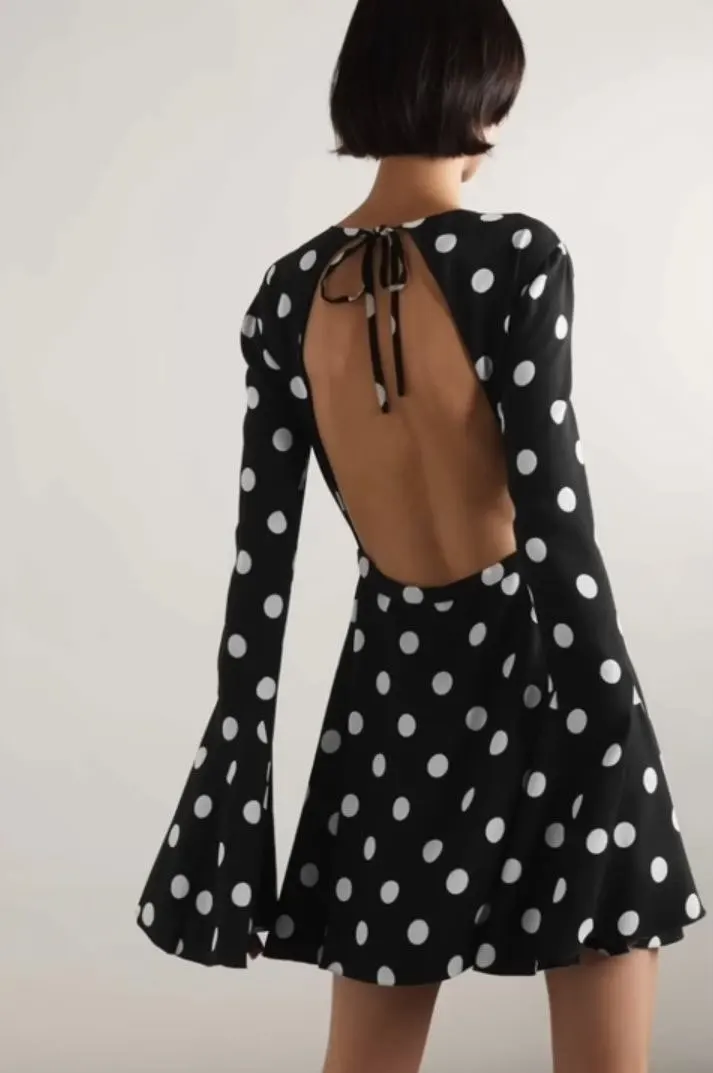 かわいいバックレスミニプロムドレスサテンセクシーなパーティードレス袖付きブラックホワイトポルカショートAラインパーティードレス