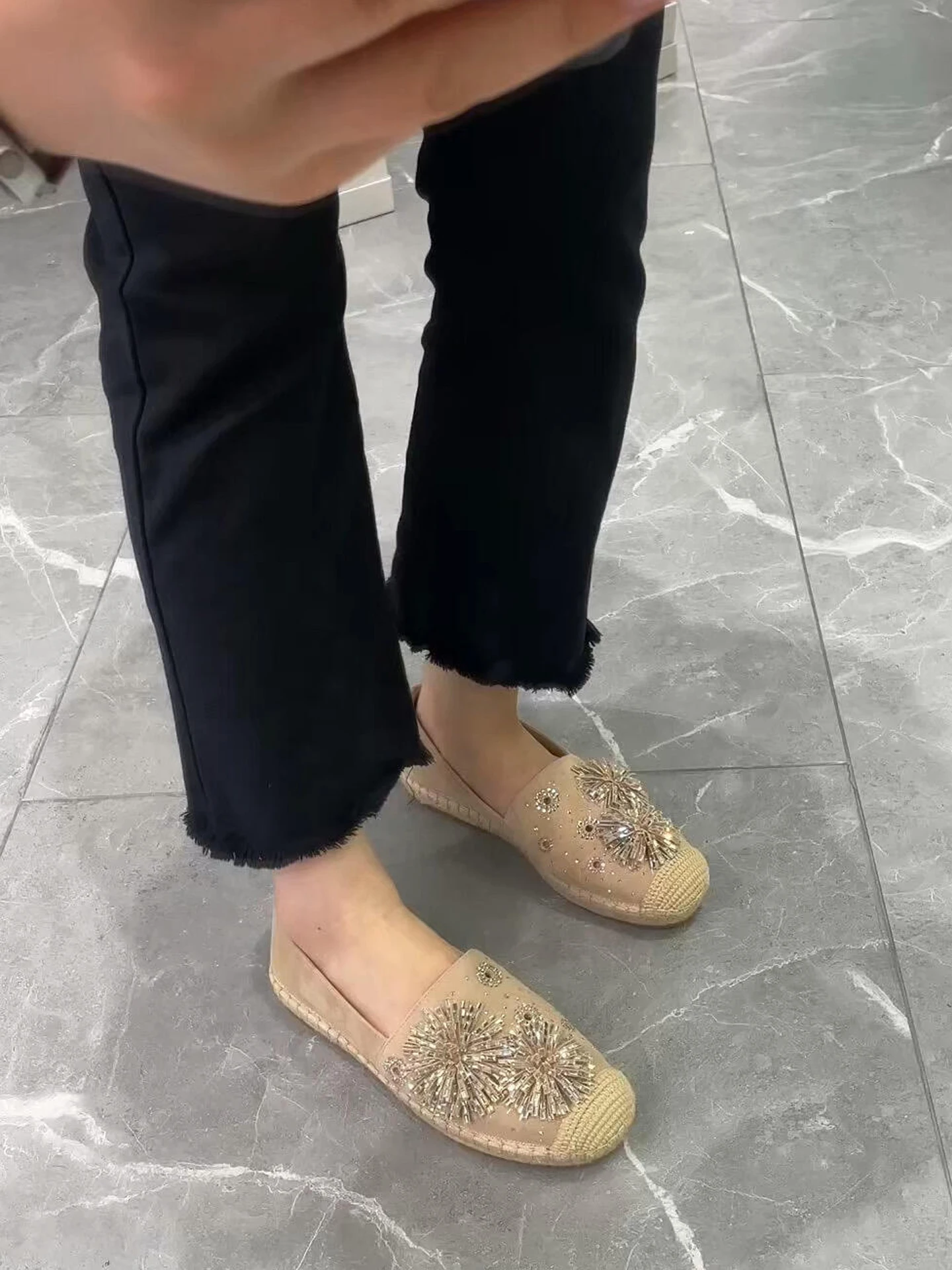 scarpe-da-pescatore-donna-in-paglia-intrecciata-con-diamanti-effetto-fuochi-d'artificio-retro-nuove-estive-2026-slip-on-a-punta-aperta-alla-moda