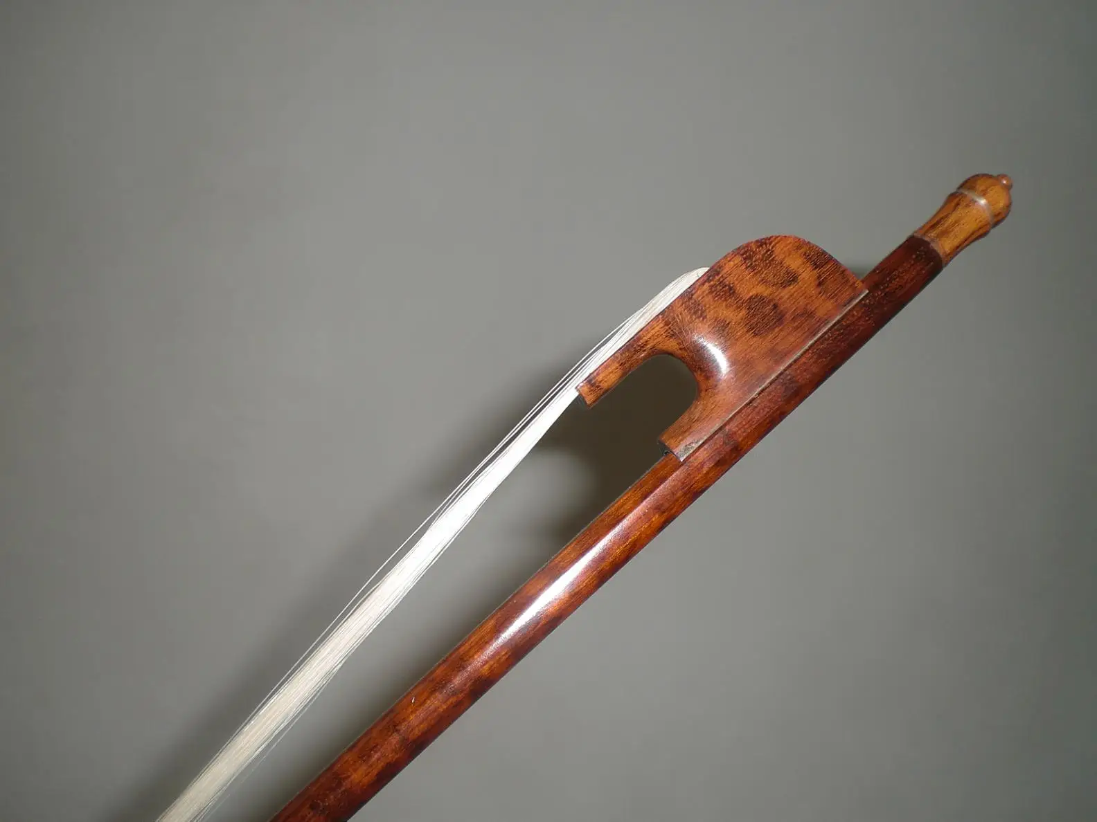 

1 PC Violin Bow 4/4 Baroque Snakewood Frog With White Bow Hair