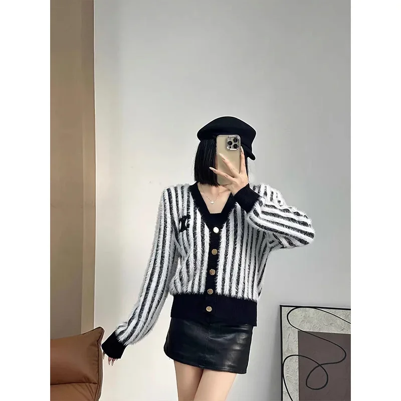 Women Clothing Vintage Striped Knitted Cardigan Winter Thick Wool Sweaters Fashion Casual Chic Wool Knitwear Short Jacket