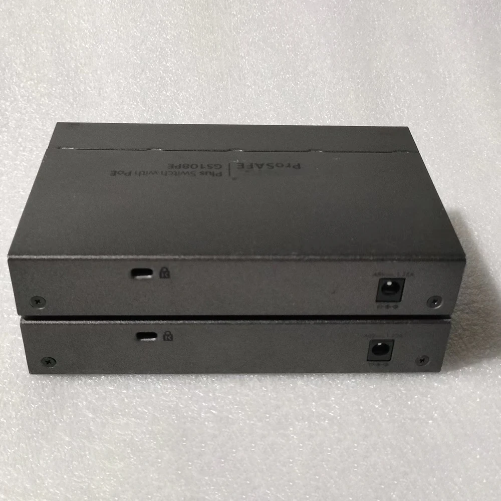 1pcs 8-port Gigabit Ethernet PoE Switch GS108PE v2
